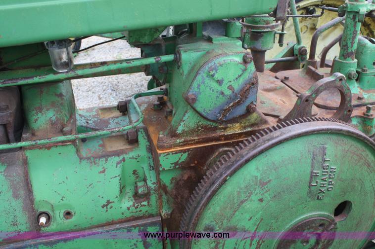 image for item B6823 1952 John Deere Model G tractor