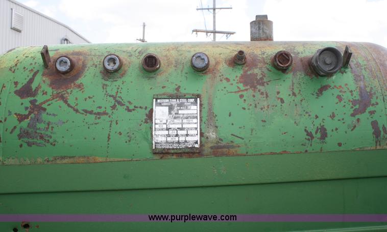 image for item B6823 1952 John Deere Model G tractor