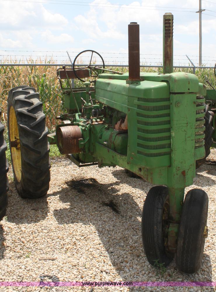 image for item B6824 1951 John Deere Model G tractor
