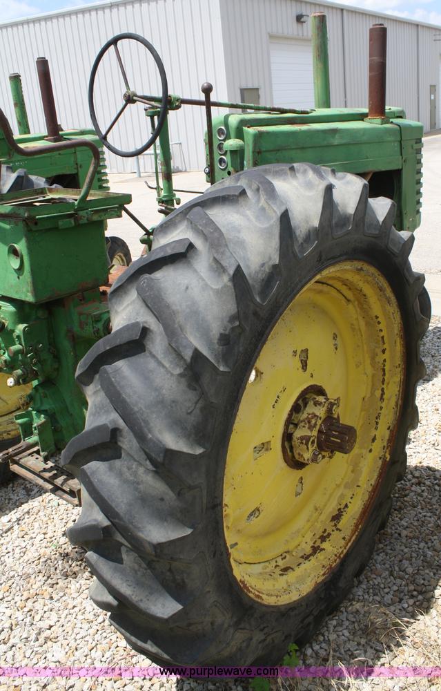 image for item B6824 1951 John Deere Model G tractor