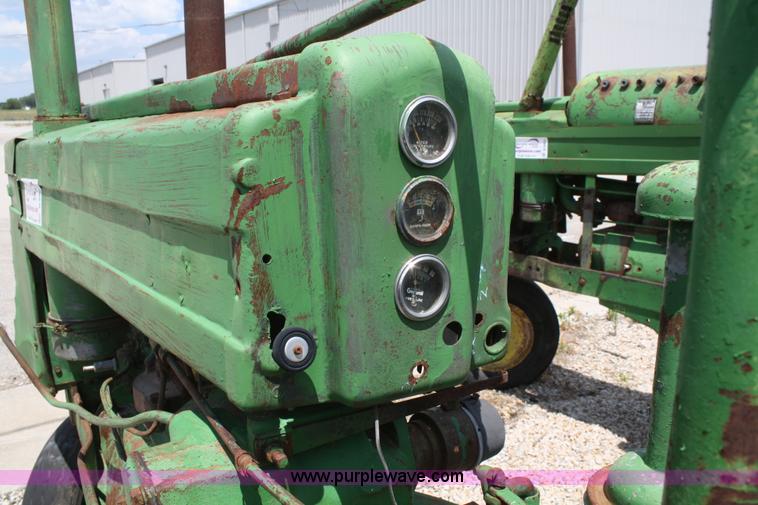 image for item B6824 1951 John Deere Model G tractor