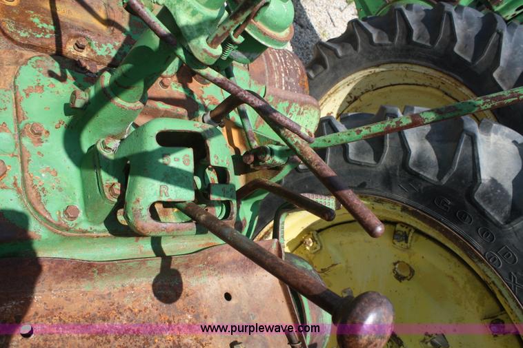 image for item B6824 1951 John Deere Model G tractor