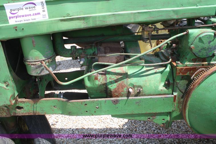 image for item B6824 1951 John Deere Model G tractor