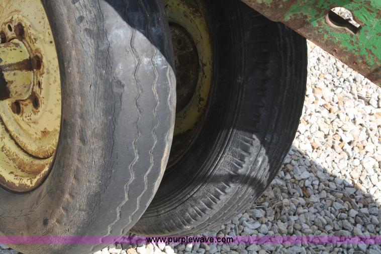 image for item B6824 1951 John Deere Model G tractor