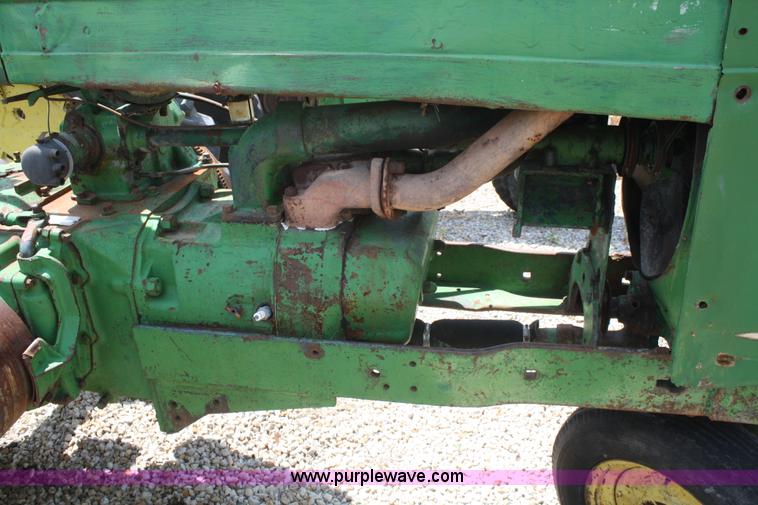 image for item B6824 1951 John Deere Model G tractor