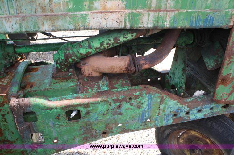 image for item B6826 1952 John Deere Model A tractor