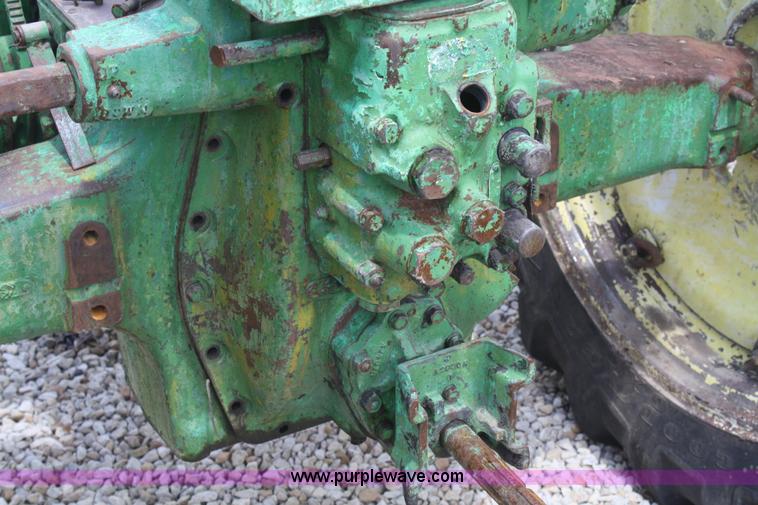 image for item B6826 1952 John Deere Model A tractor