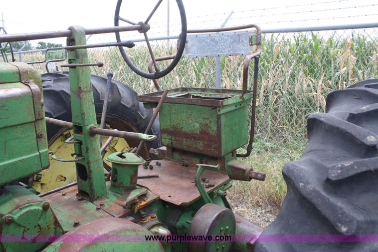 image for item B6827 1948 John Deere Model A tractor