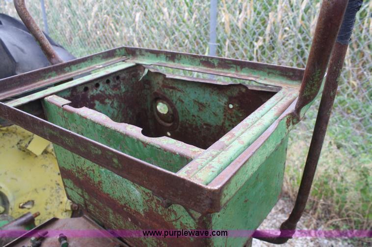 image for item B6827 1948 John Deere Model A tractor