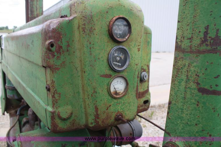 image for item B6827 1948 John Deere Model A tractor