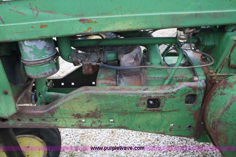 image for item B6827 1948 John Deere Model A tractor