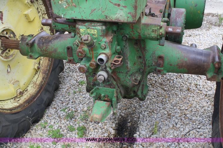 image for item B6827 1948 John Deere Model A tractor