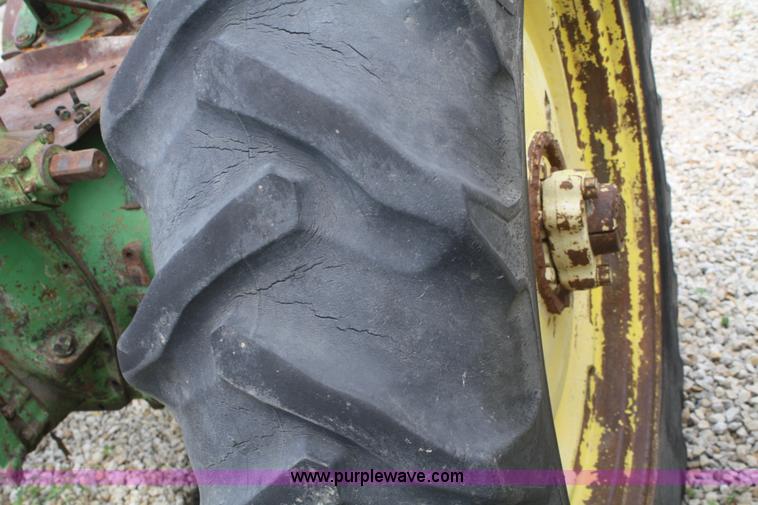 image for item B6827 1948 John Deere Model A tractor