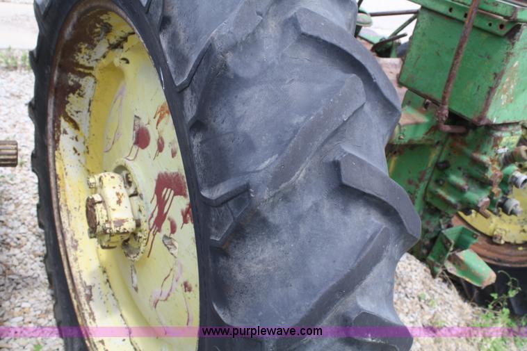 image for item B6827 1948 John Deere Model A tractor