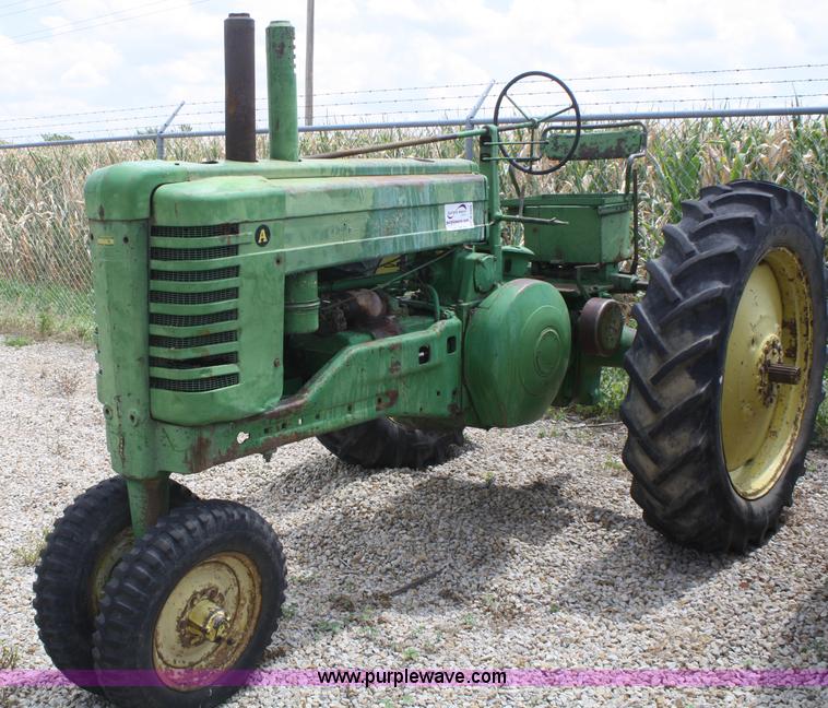 image for item B6828 1949 John Deere Model A tractor