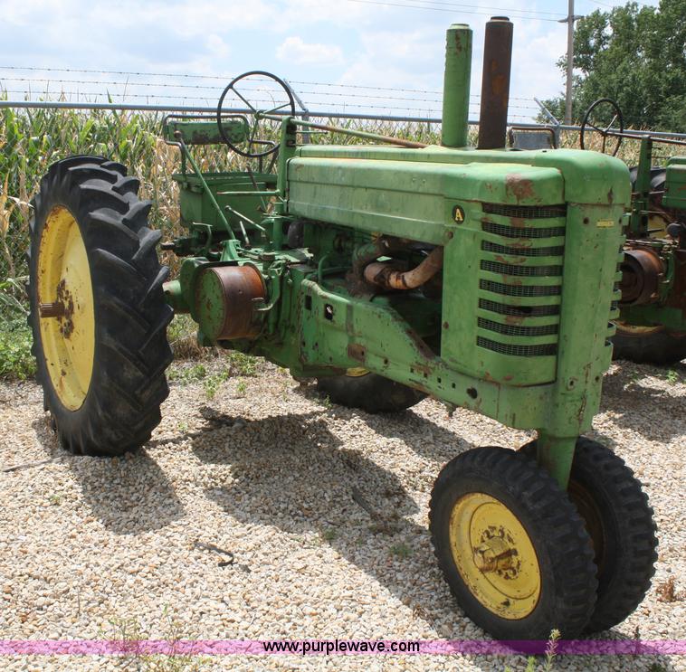 image for item B6828 1949 John Deere Model A tractor
