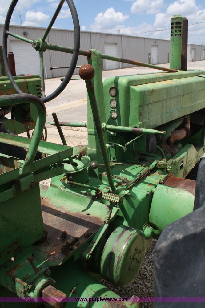 image for item B6828 1949 John Deere Model A tractor