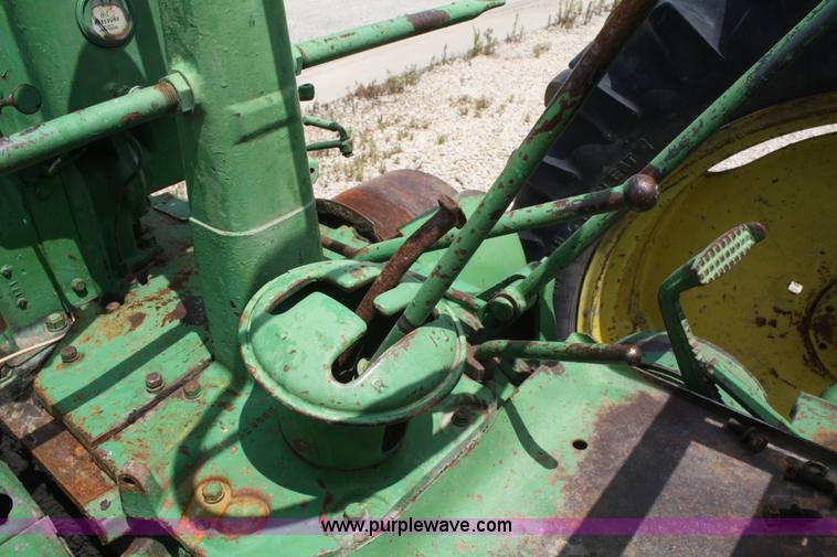 image for item B6828 1949 John Deere Model A tractor