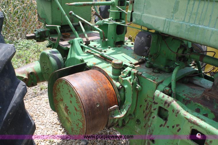 image for item B6828 1949 John Deere Model A tractor