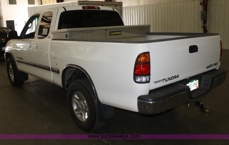 image for item B6830 2002 Toyota Tundra SR5 Access Cab pickup truck