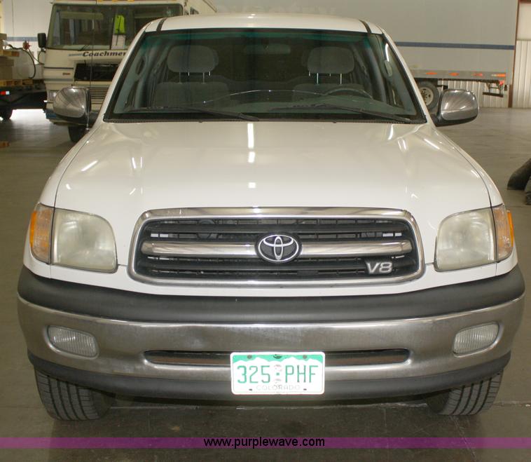 image for item B6830 2002 Toyota Tundra SR5 Access Cab pickup truck