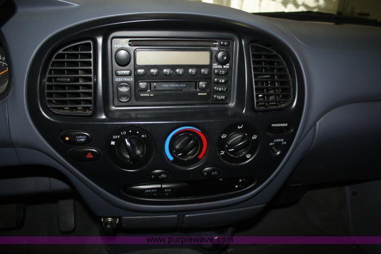 image for item B6830 2002 Toyota Tundra SR5 Access Cab pickup truck