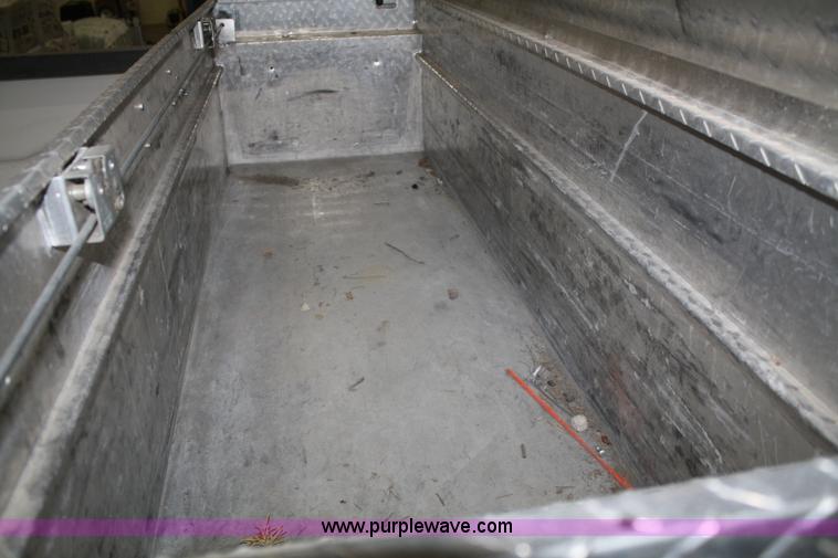 image for item B6830 2002 Toyota Tundra SR5 Access Cab pickup truck