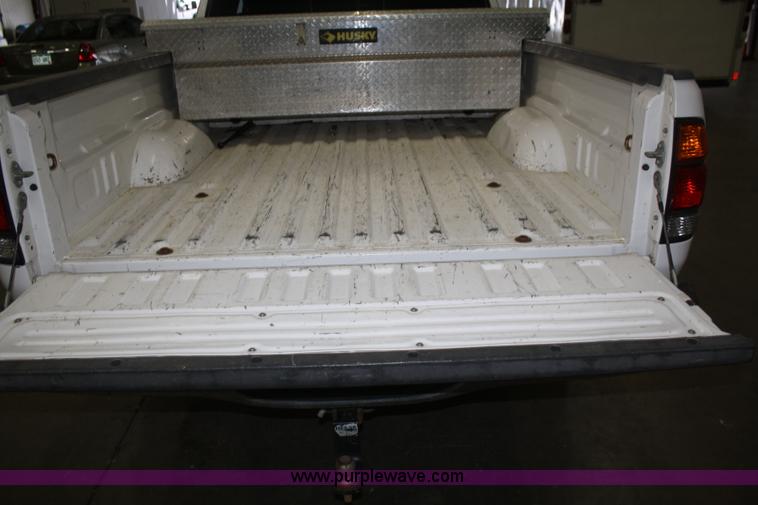 image for item B6830 2002 Toyota Tundra SR5 Access Cab pickup truck