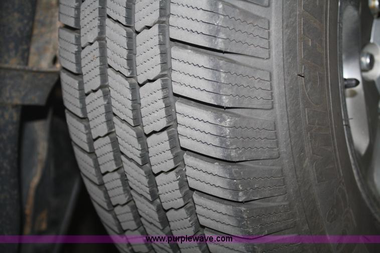 image for item B6830 2002 Toyota Tundra SR5 Access Cab pickup truck