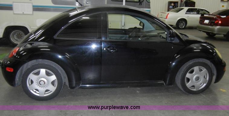 image for item D4043 1998 Volkswagen Beetle Non-repairable certificate, parts only