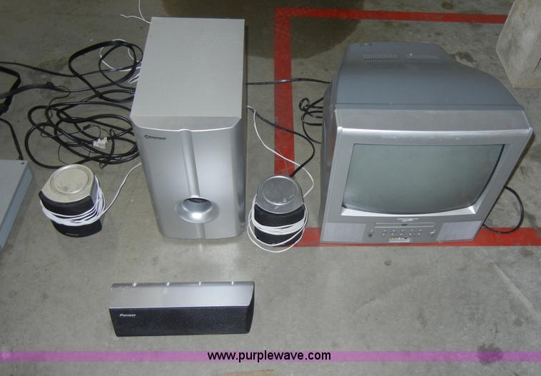 image for item K9143 Assorted electronics
