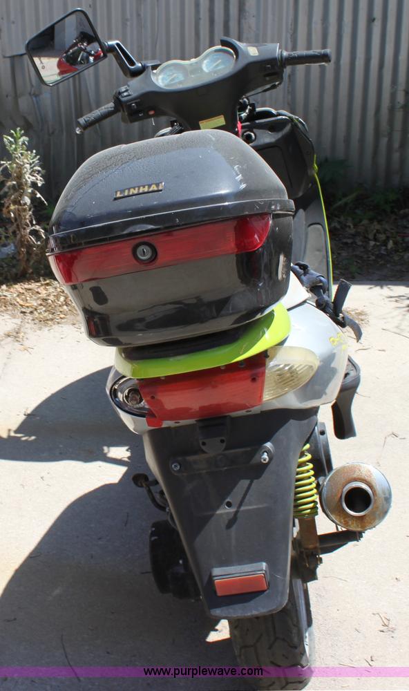 image for item D5141 2005 Viva moped