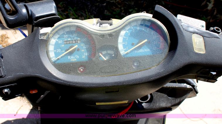 image for item D5141 2005 Viva moped