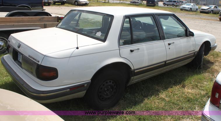 image for item D5421 1990 Pontiac Bonneville LE