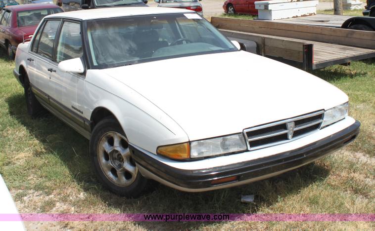image for item D5421 1990 Pontiac Bonneville LE