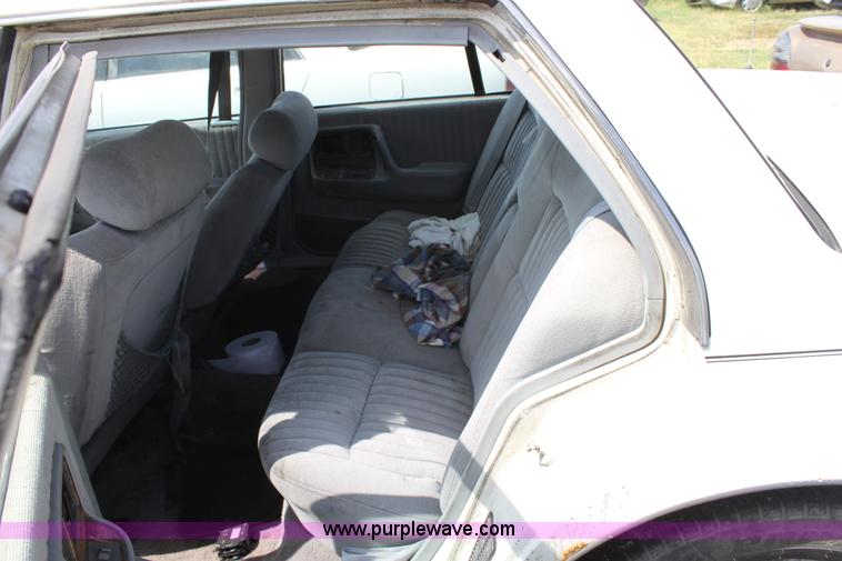 image for item D5421 1990 Pontiac Bonneville LE