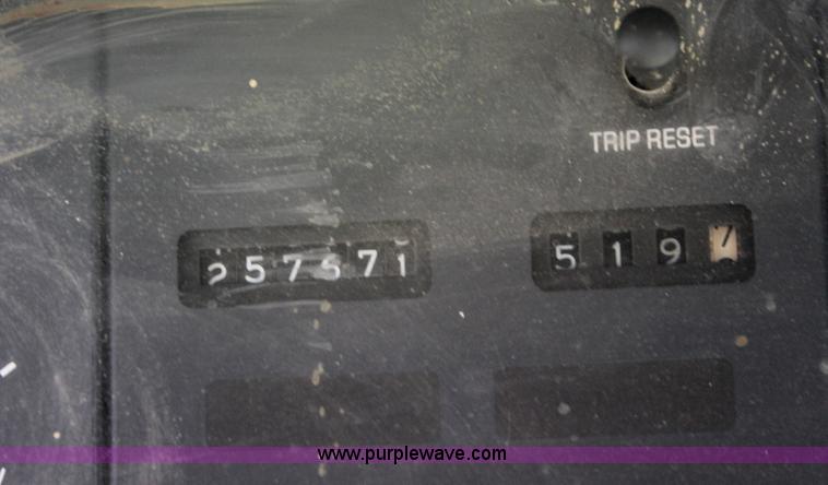 image for item D5421 1990 Pontiac Bonneville LE