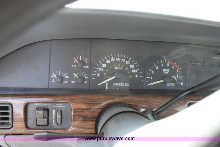 image for item D5421 1990 Pontiac Bonneville LE