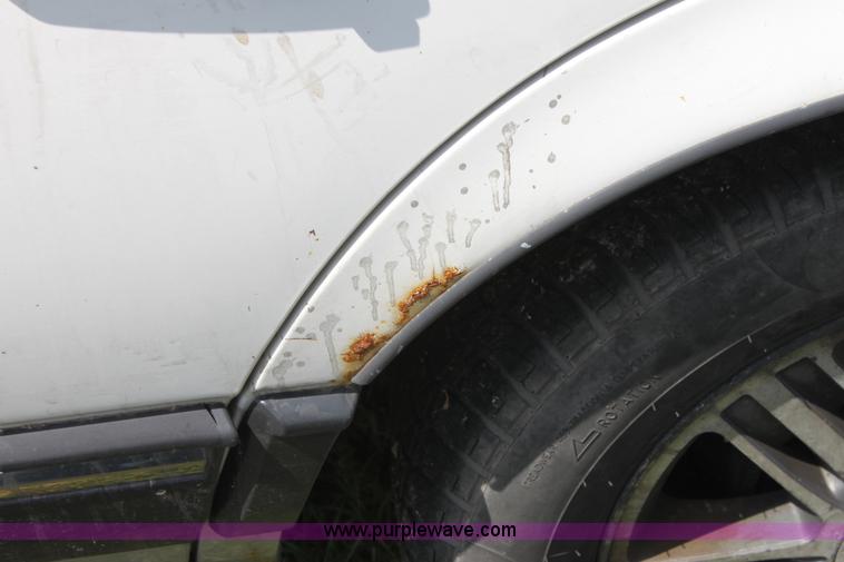 image for item D5421 1990 Pontiac Bonneville LE