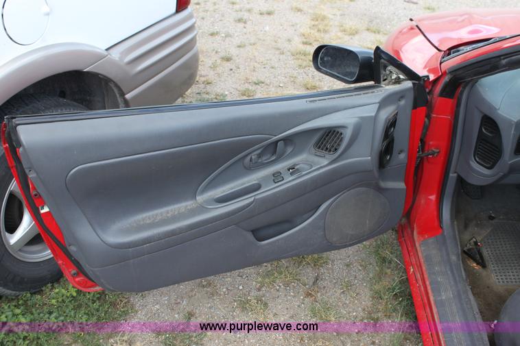 image for item D5422 1997 Chrysler Sebring LXi