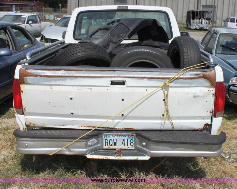 image for item D5423 1993 Ford F150 XLT pickup truck