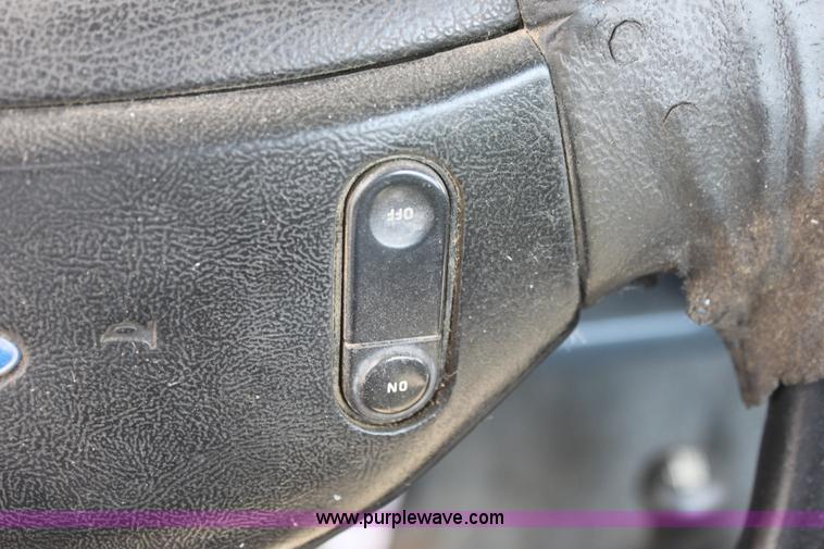 image for item D5423 1993 Ford F150 XLT pickup truck