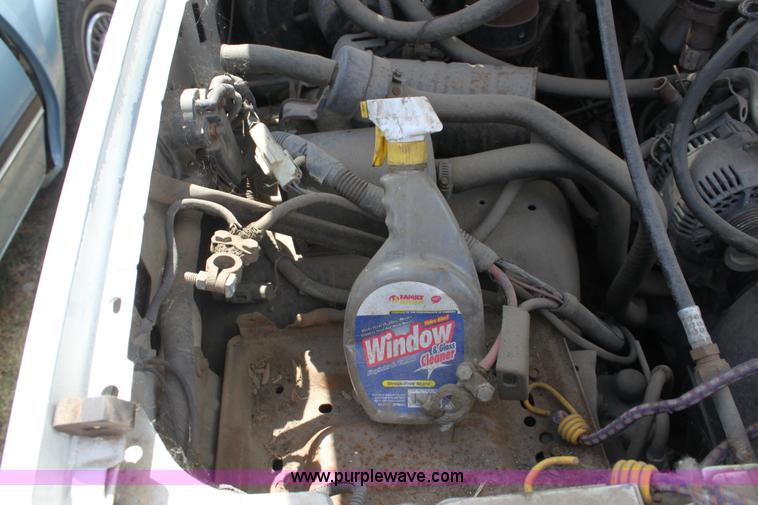 image for item D5423 1993 Ford F150 XLT pickup truck