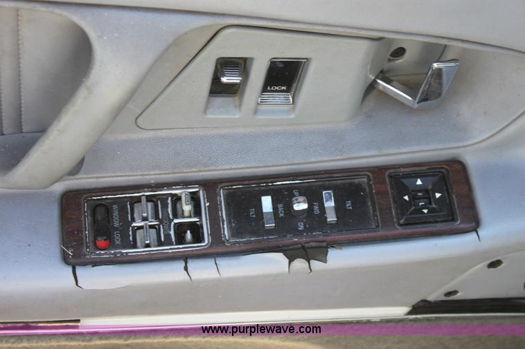 image for item D5424 1991 Oldsmobile 98 Regency Elite