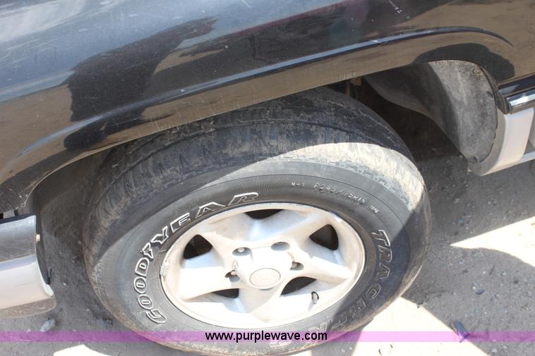 image for item D5432 1996 Dodge Ram 1500 Laramie SLT pickup truck