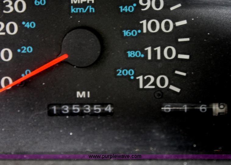 image for item D5433 1997 Dodge Neon