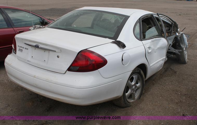 image for item D5435 2002 Ford Taurus SES