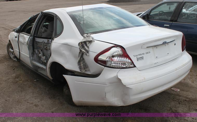 image for item D5435 2002 Ford Taurus SES
