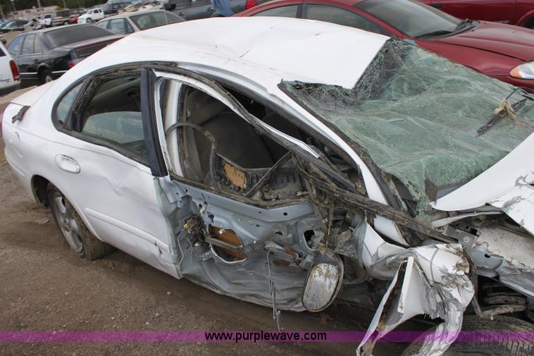 image for item D5435 2002 Ford Taurus SES