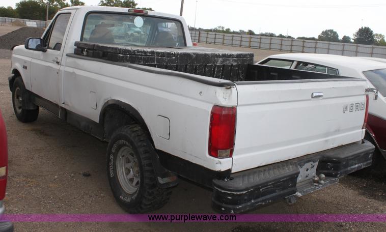 image for item D5436 1996 Ford F150 XL pickup truck